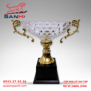 Cúp pha lê cao cấp tô quai thân vàng SanHi-LT006